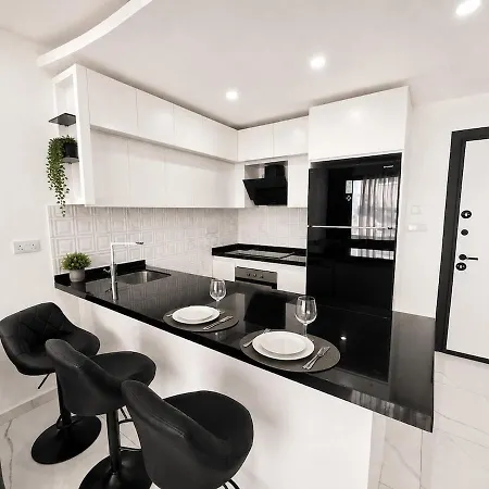 Blue Wave 11 Long Appartement Paralímni